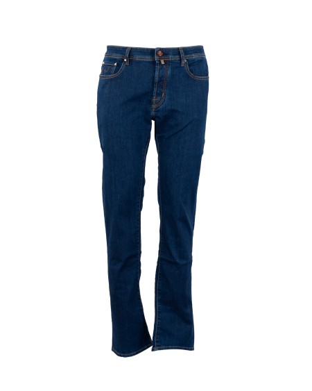 Shop JACOB COHEN  Jeans: Jacob Cohen jeans "Bard".
Logo ricamato sul taschino.
Passanti al punto vita.
Chiusura con bottoni.
Bottone con logo a rilievo e finitura rame.
Patta interna ricamata con nome del pantalone e citazione del fondatore.
Salpa in cavallino con logo ricamato in ecopelle dal colore a contrasto.
Include bandana con stampa maiolica e rocchetto di filo
Profumati con l’esclusiva fragranza Jacob Cohën.
Composizione: 92% cotone, 6% elastomultiestere.
Made in Italy.. S3623 BARD-826D